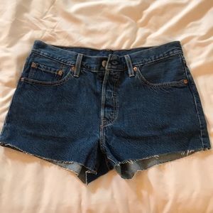 Levi High Waisted Denim Shorts (NEVER WORN)